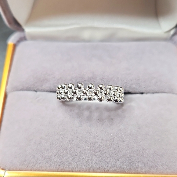Elegant Silver Beaded Ring Size 6 - Picture 3 of 3